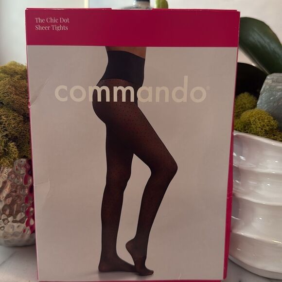 NIB Commando Chic Dot Sheer Tights
Box opened/damage not used - Picture 3 of 6